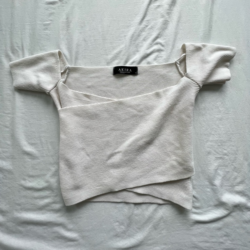 Akira Bandeau Top